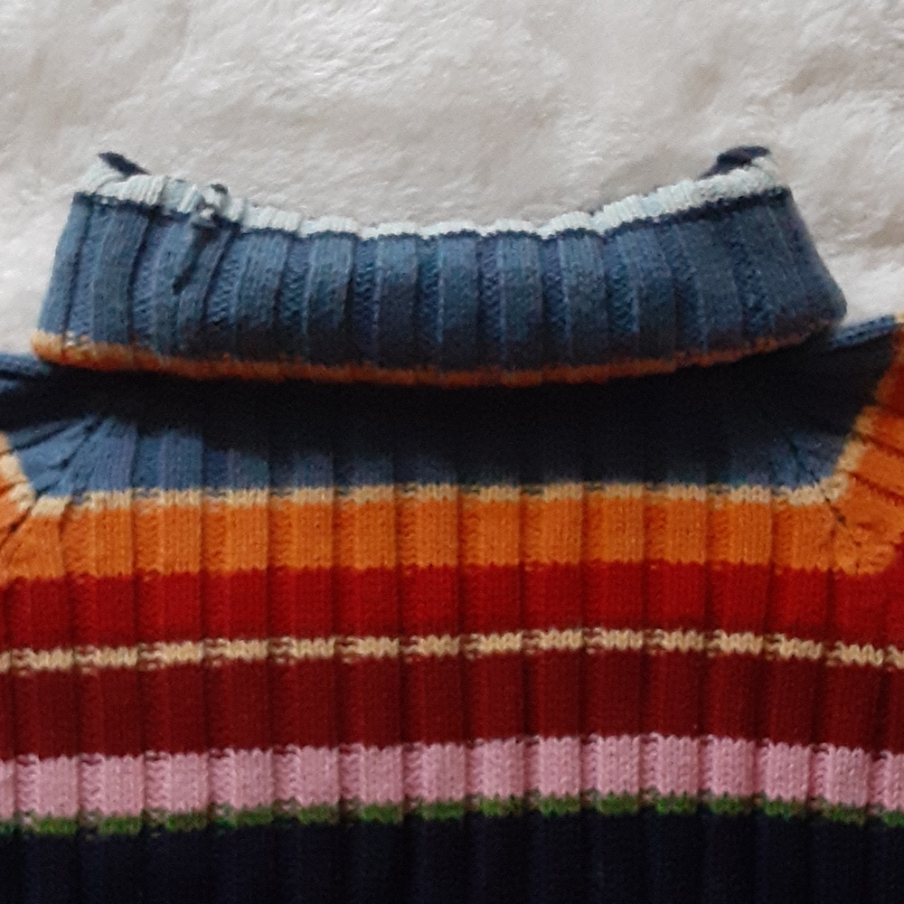 Sweater - Picture 2 of 4